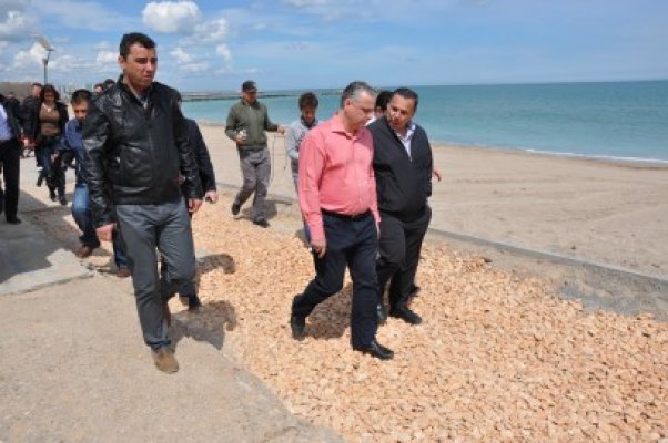 Primăria Mangalia, ameninţată că va fi sancţionată dacă nu se va ocupa de întreţinerea tramei stradale din Neptun-Olimp
